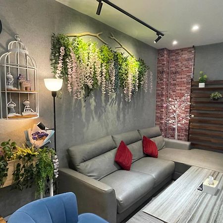 鄉間小路 Home 備有專屬停車場 จูซาน ภายนอก รูปภาพ