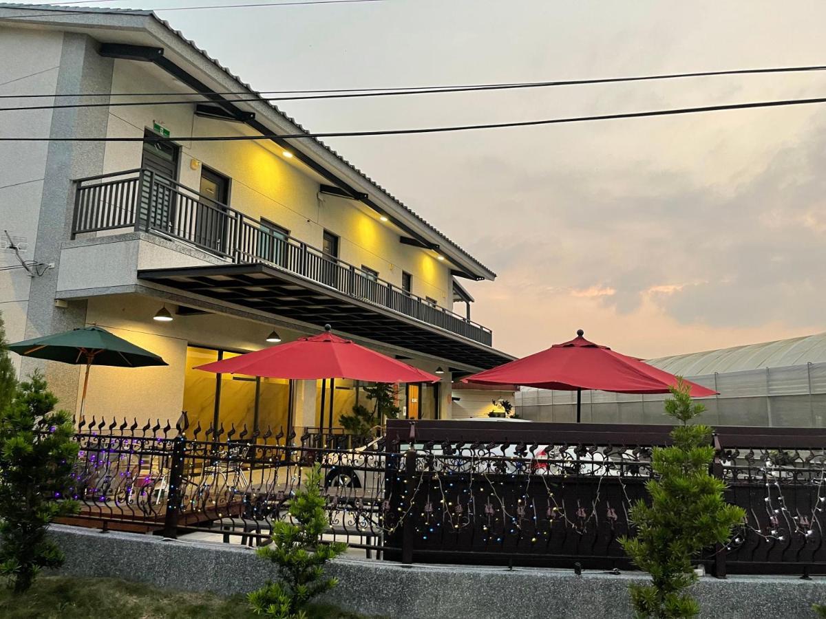 鄉間小路 Home 備有專屬停車場 จูซาน ภายนอก รูปภาพ