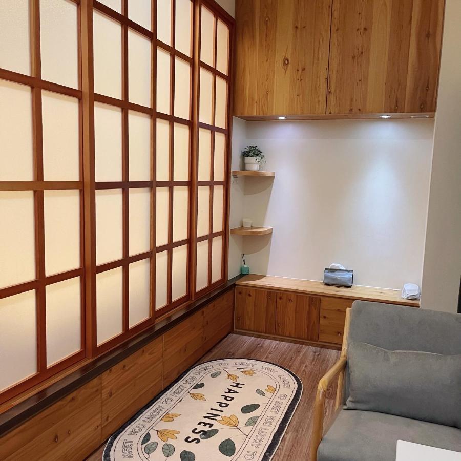 鄉間小路 Home 備有專屬停車場 จูซาน ภายนอก รูปภาพ