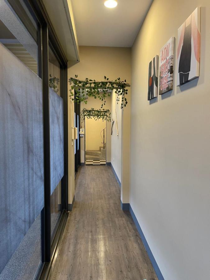 鄉間小路 Home 備有專屬停車場 จูซาน ภายนอก รูปภาพ