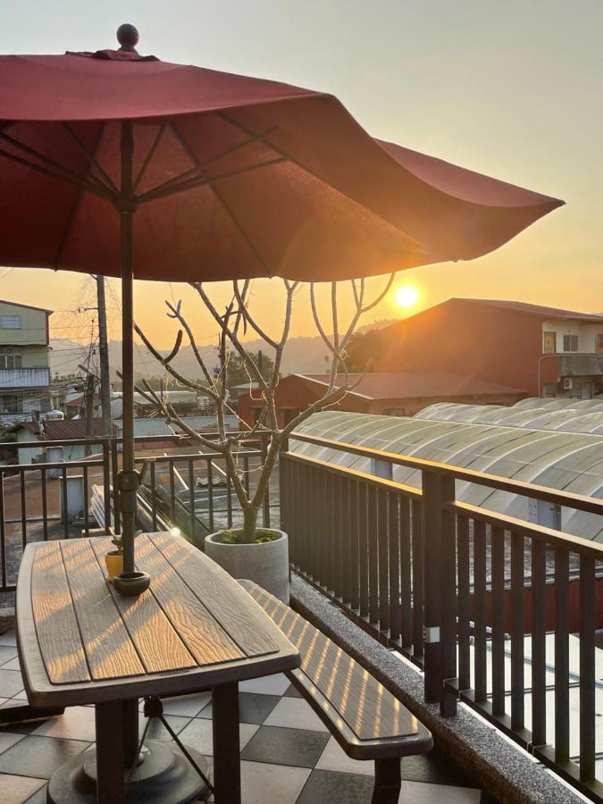 鄉間小路 Home 備有專屬停車場 จูซาน ภายนอก รูปภาพ