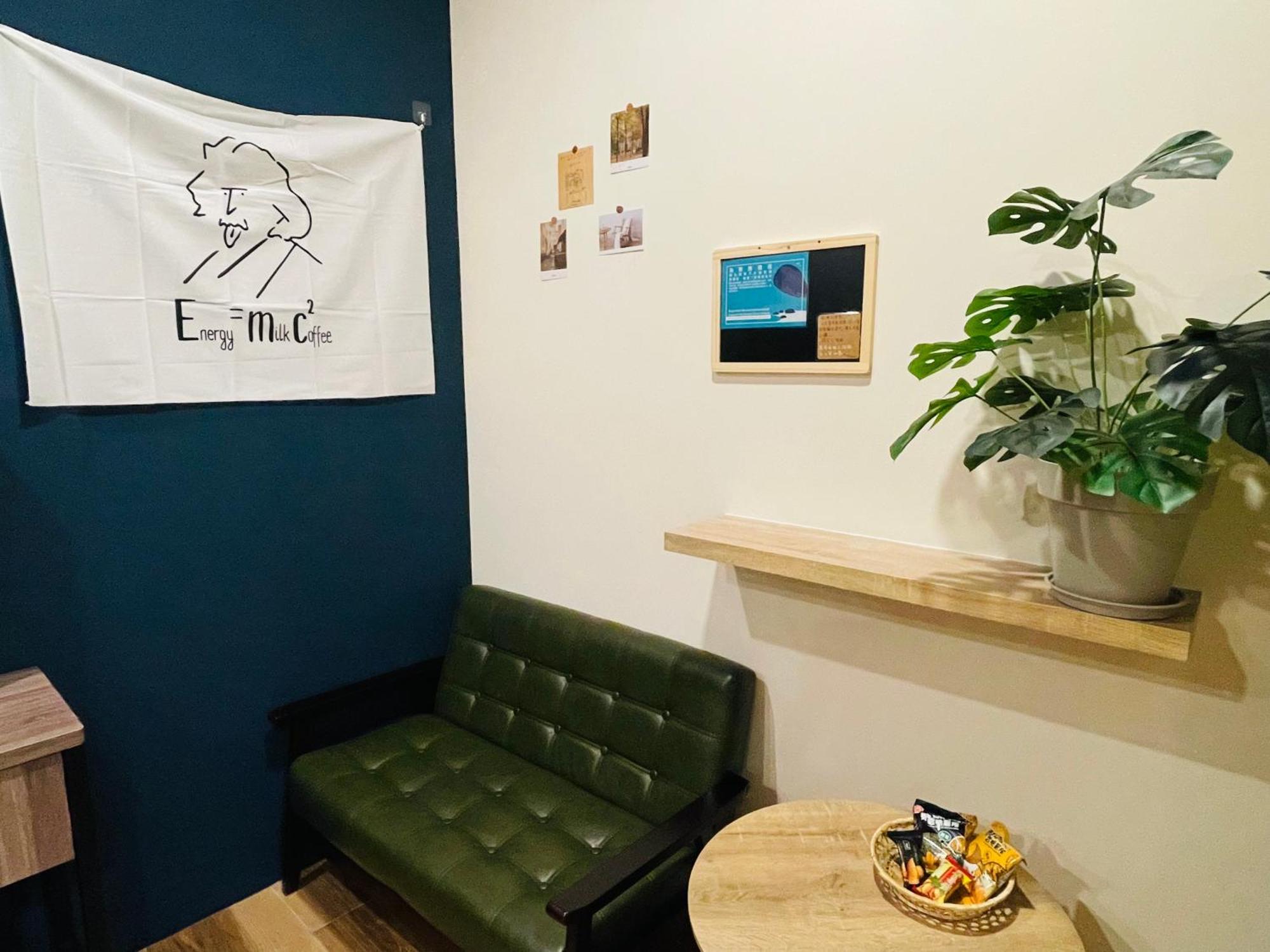 鄉間小路 Home 備有專屬停車場 จูซาน ภายนอก รูปภาพ