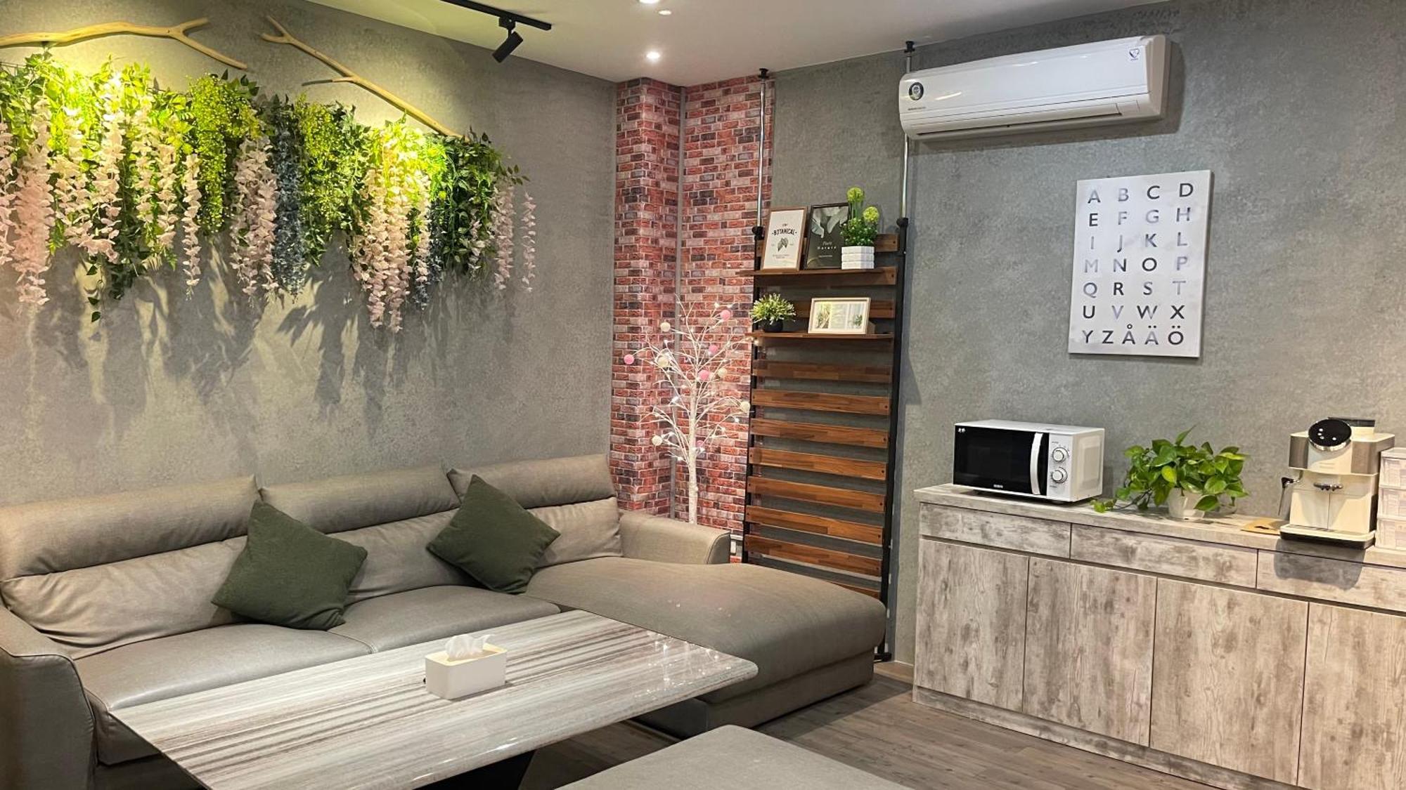 鄉間小路 Home 備有專屬停車場 จูซาน ภายนอก รูปภาพ